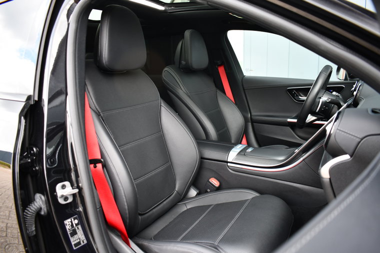 Vehicle Image 35