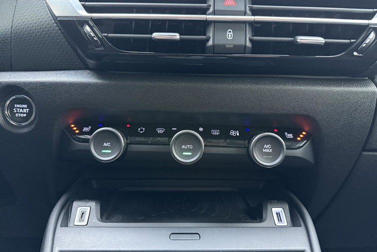 Vehicle Image 33