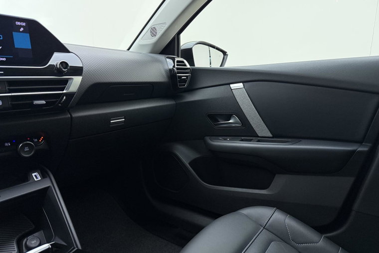 Vehicle Image 37