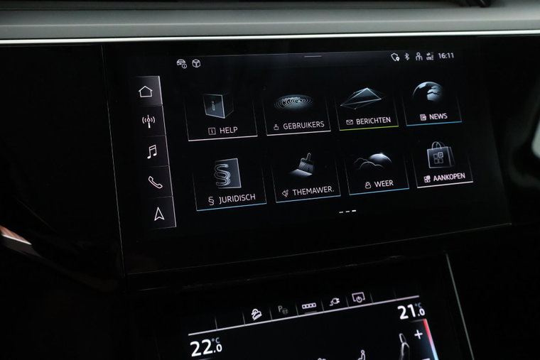 Vehicle Image 25