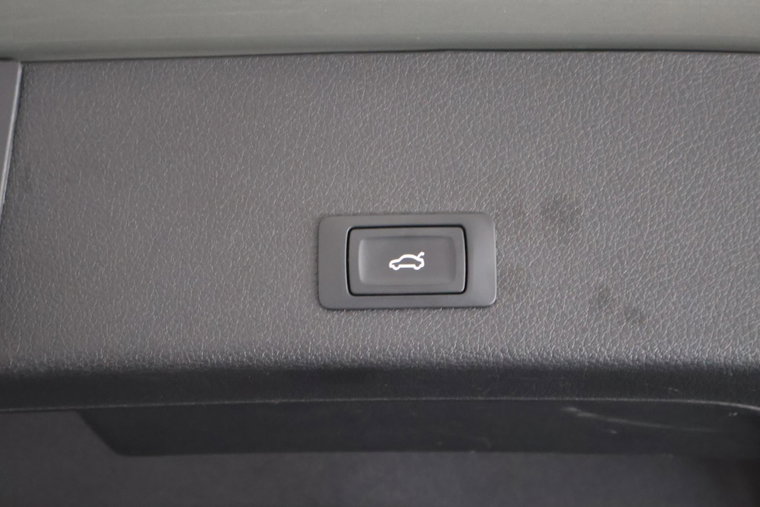 Vehicle Image 40