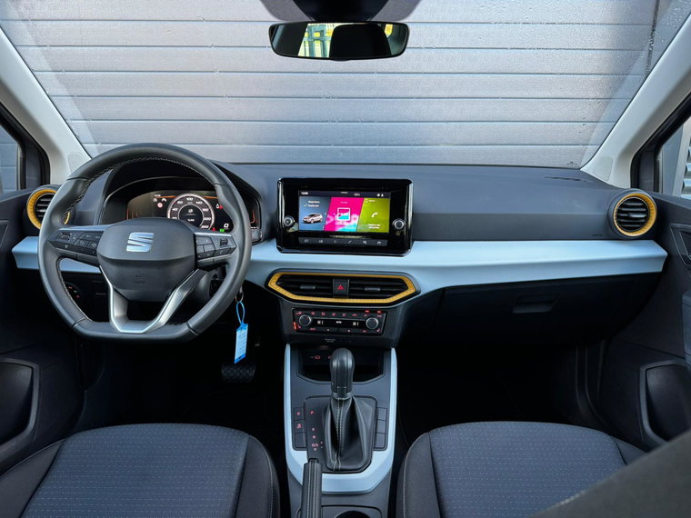 Vehicle Image 30