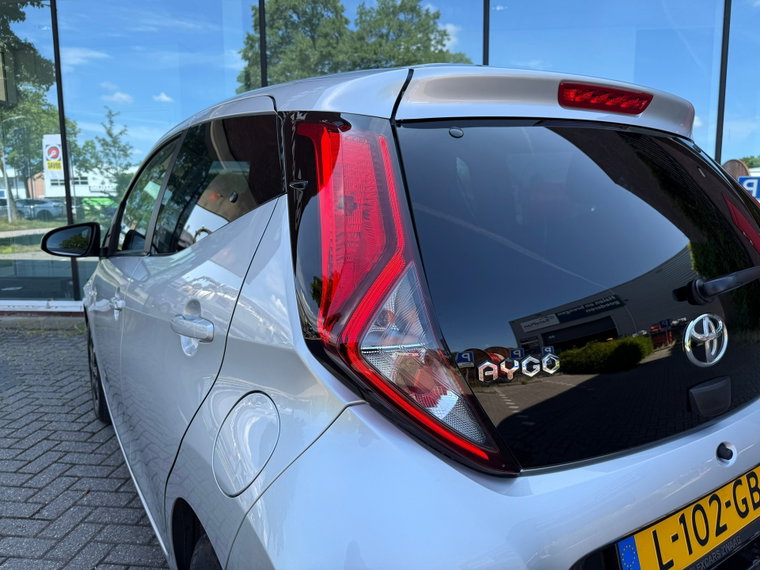 Vehicle Image 35