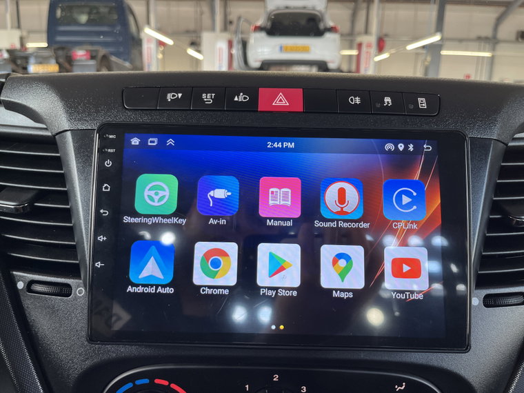 Vehicle Image 13