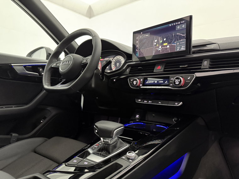 Vehicle Image 19