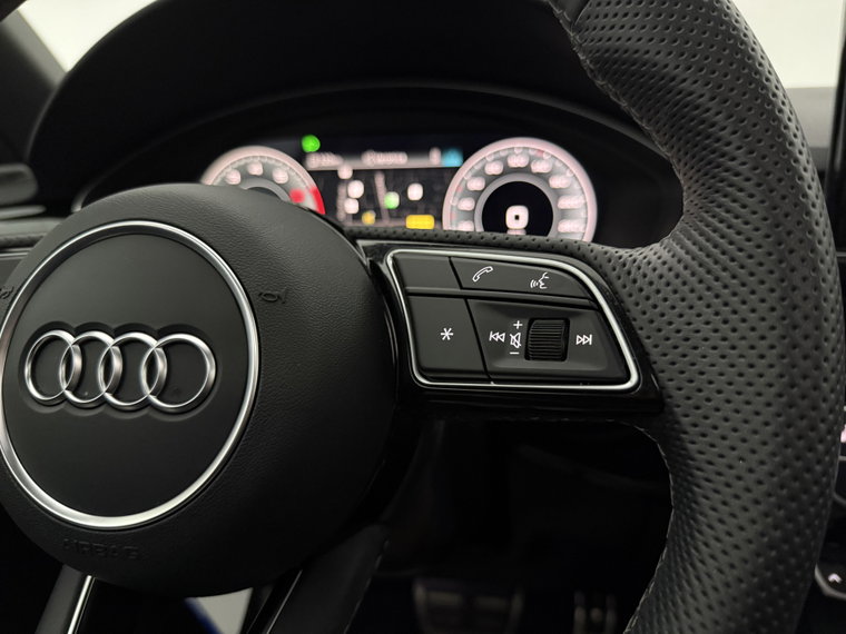 Vehicle Image 25