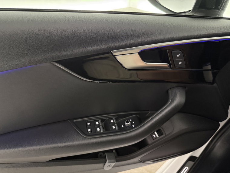 Vehicle Image 35