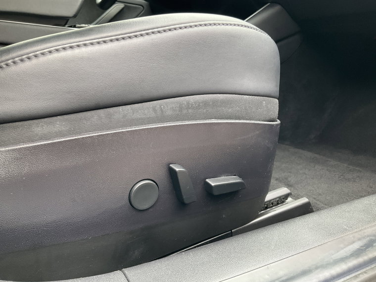 Vehicle Image 33
