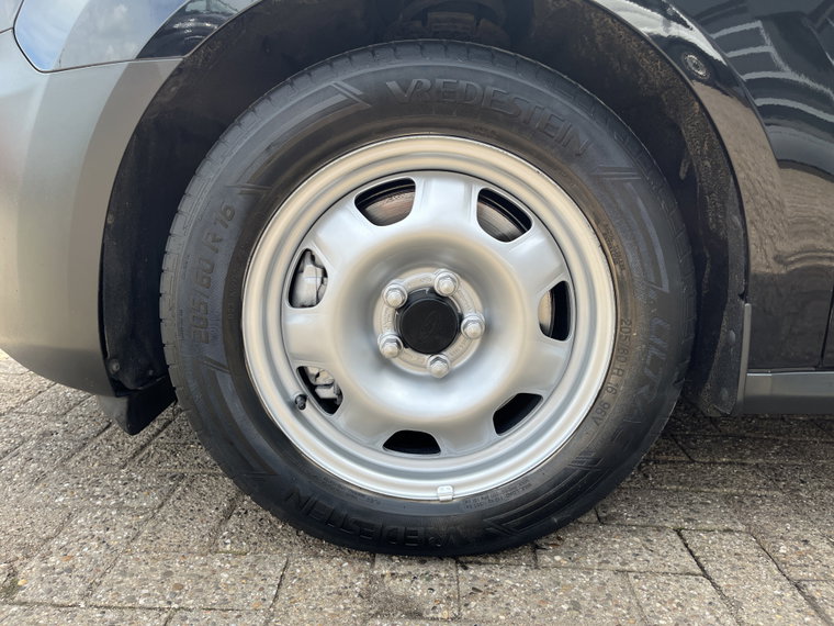 Vehicle Image 21