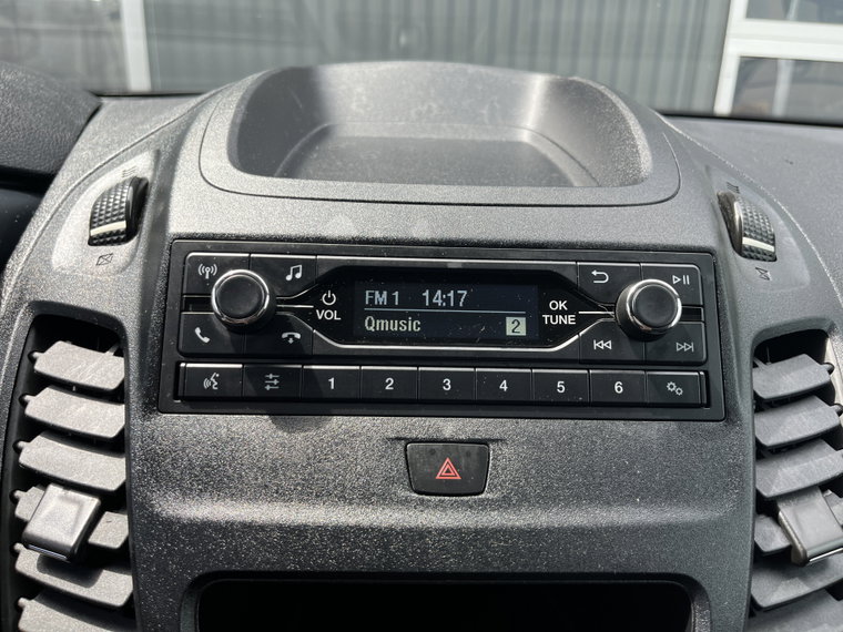 Vehicle Image 28