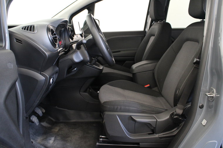 Vehicle Image 11