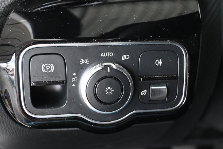 Vehicle Image 29