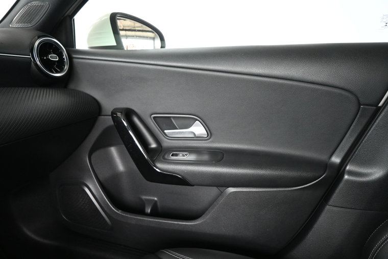 Vehicle Image 33