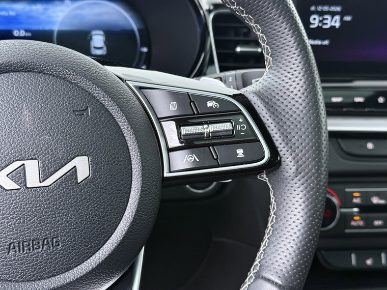 Vehicle Image 28