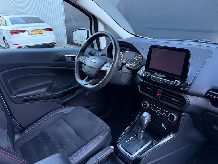 Vehicle Image 25