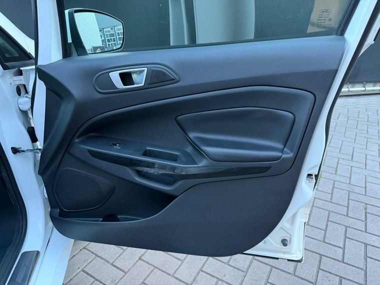 Vehicle Image 26