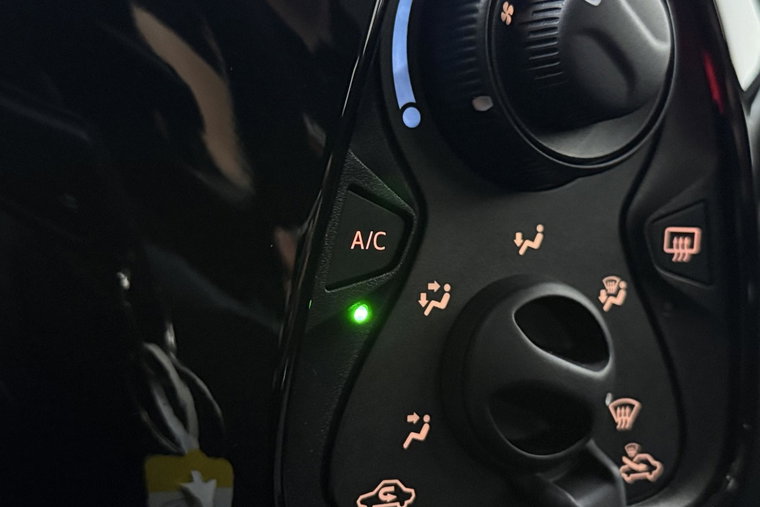 Vehicle Image 23