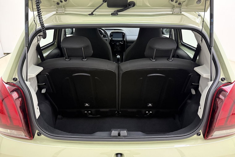 Vehicle Image 7