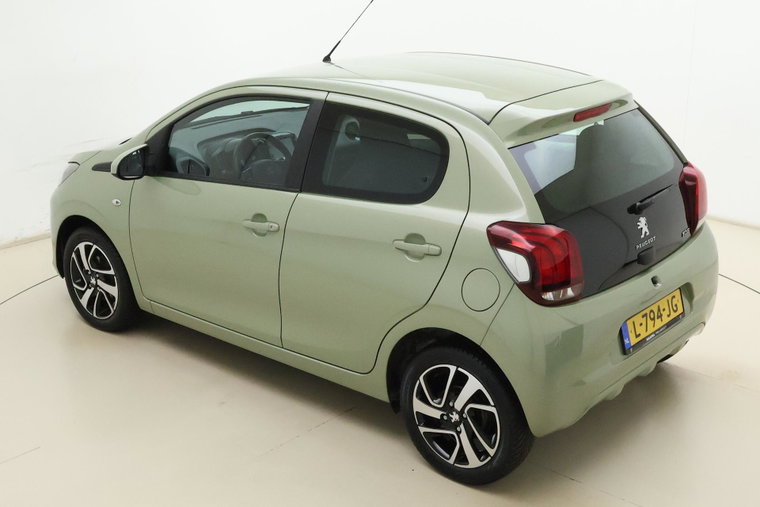 Vehicle Image 8