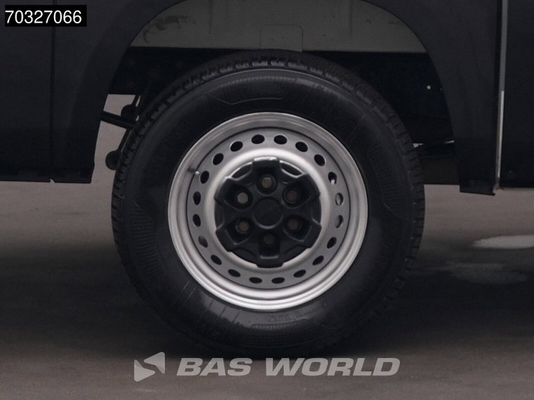 Vehicle Image 29