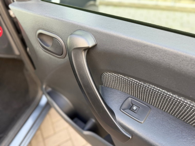 Vehicle Image 24