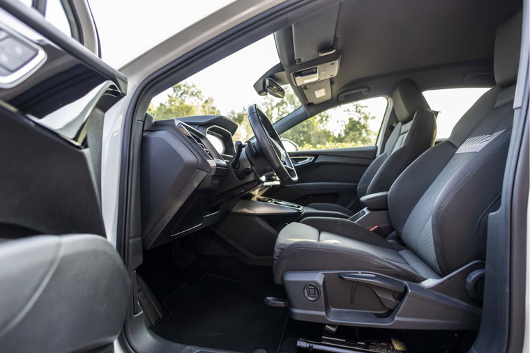 Vehicle Image 21