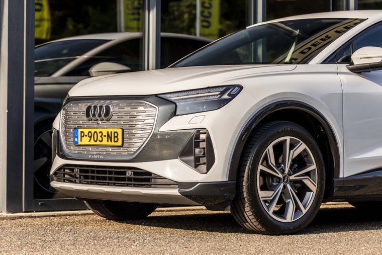 Vehicle Image 11