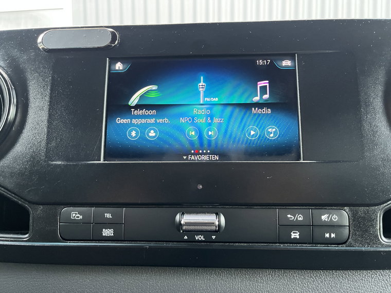 Vehicle Image 35