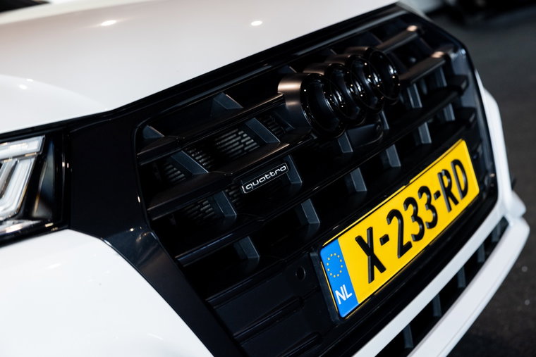 Vehicle Image 21
