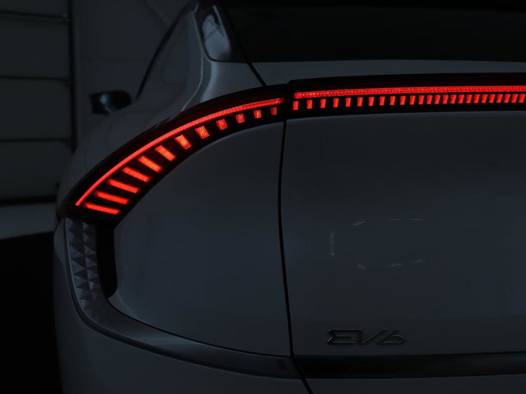 Vehicle Image 38