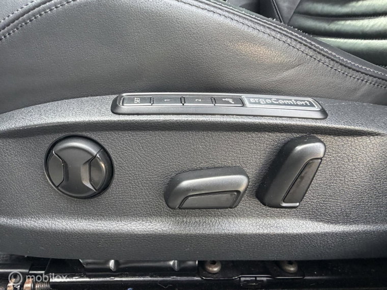 Vehicle Image 38