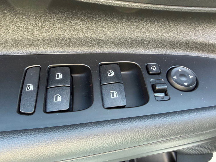 Vehicle Image 26