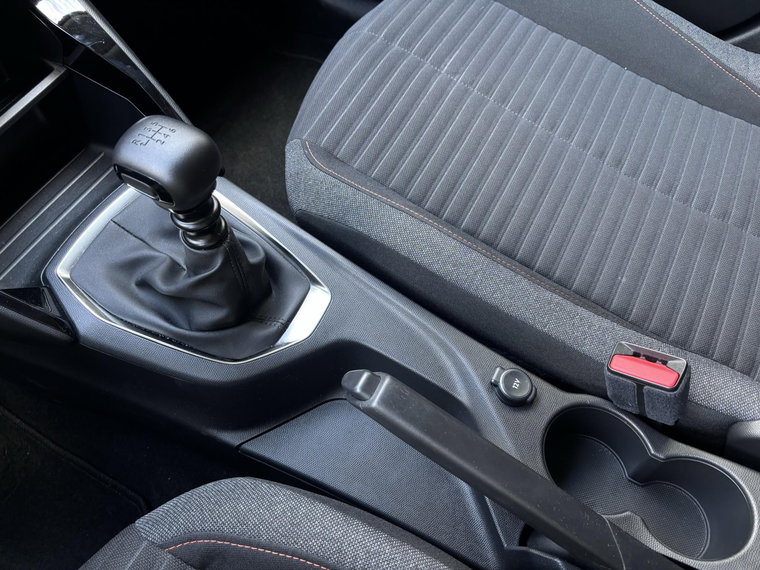 Vehicle Image 24