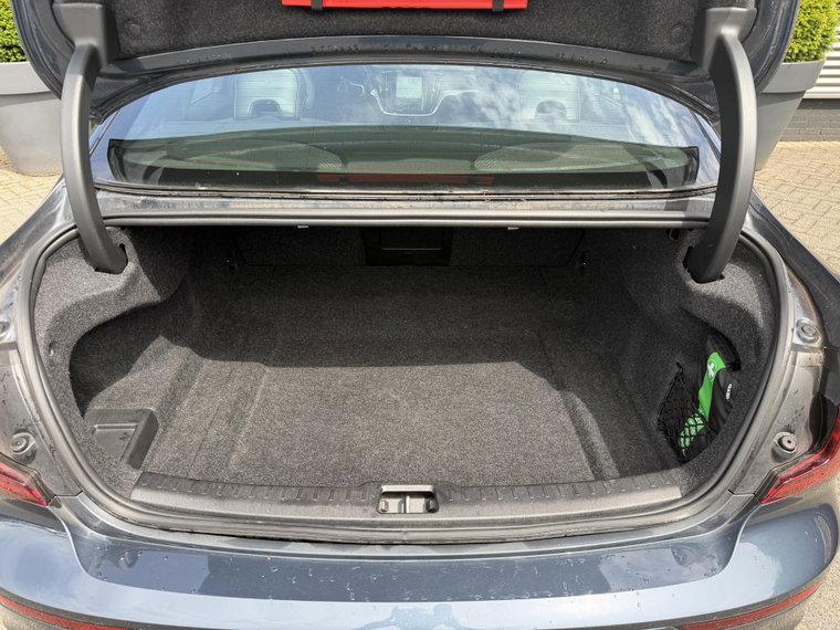 Vehicle Image 26