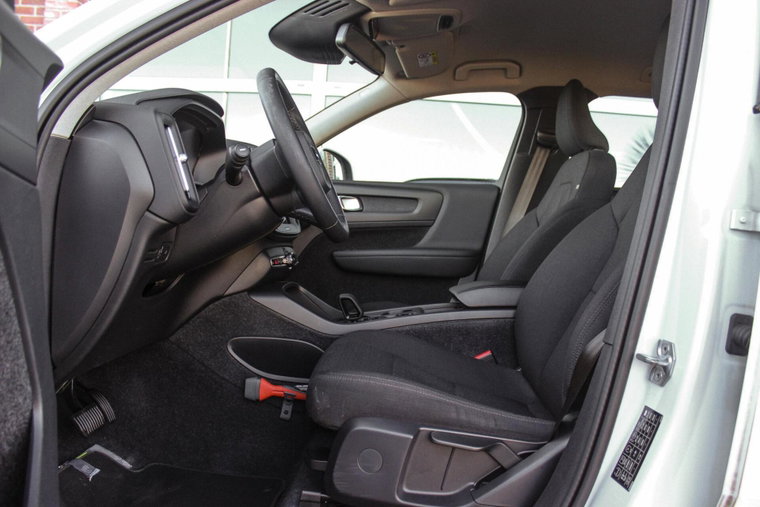 Vehicle Image 14