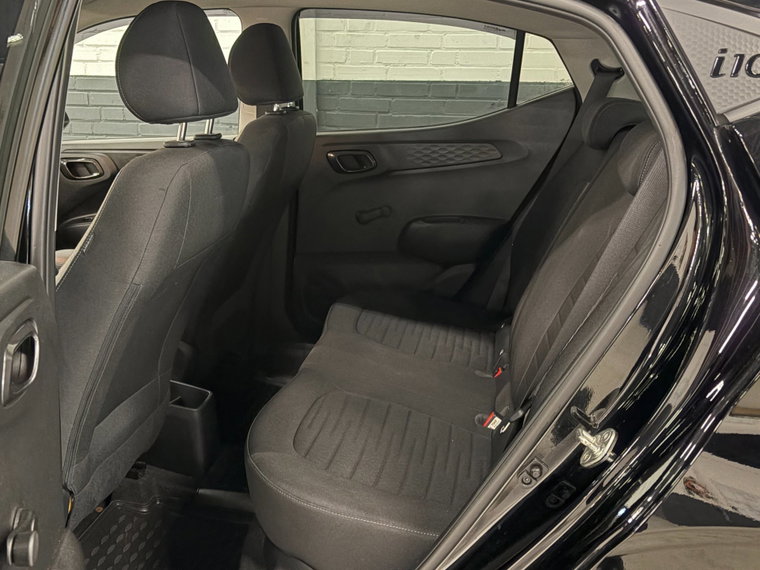 Vehicle Image 10