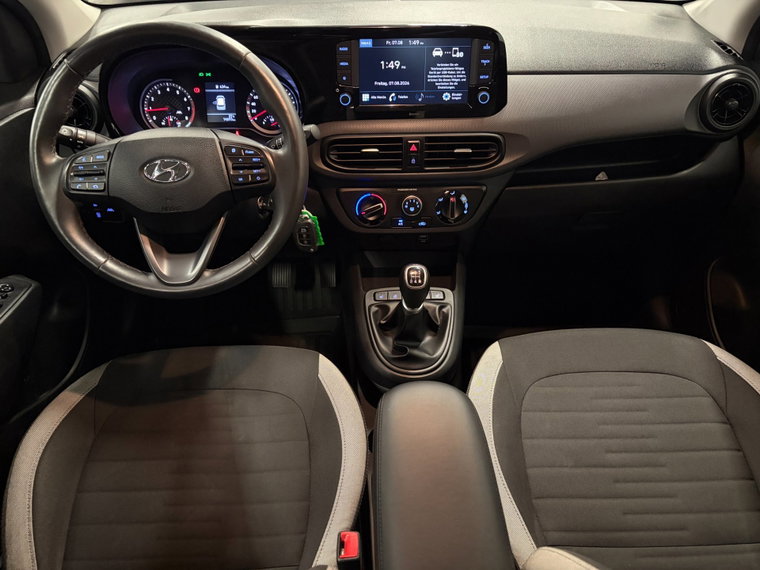 Vehicle Image 11