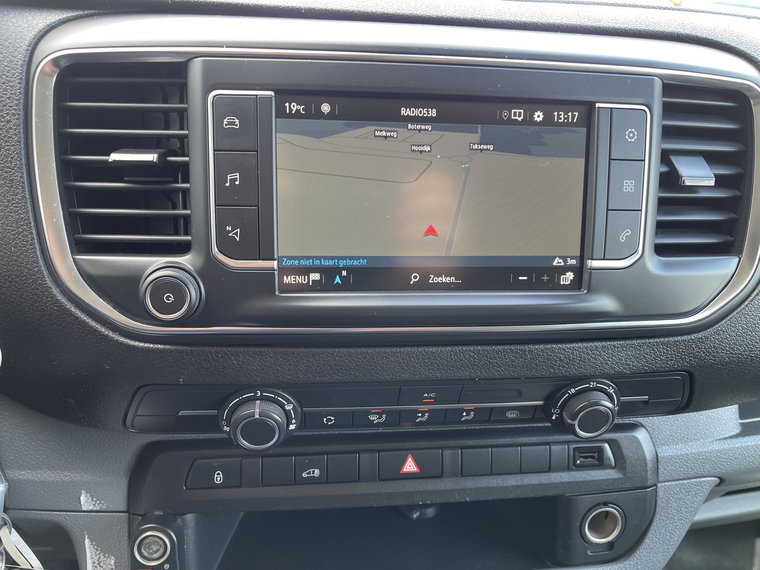 Vehicle Image 28