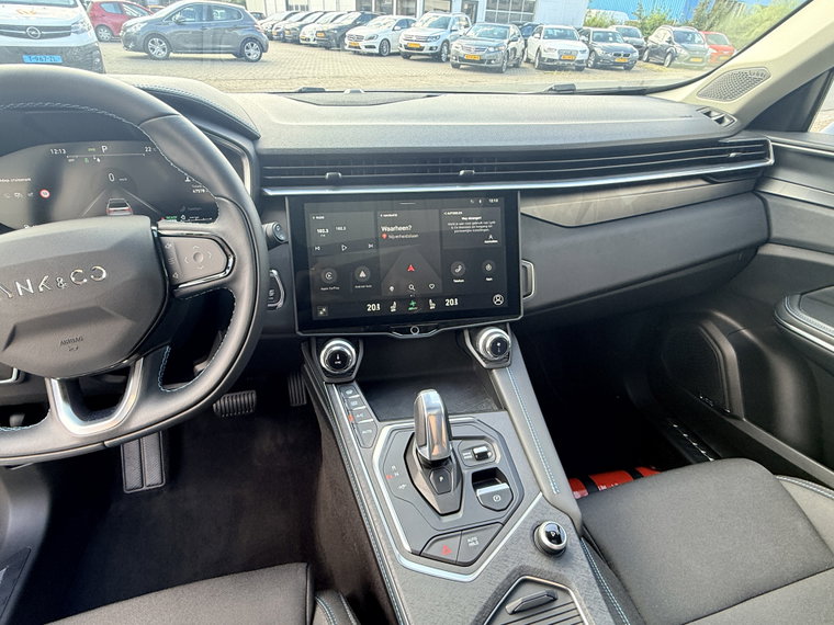 Vehicle Image 29