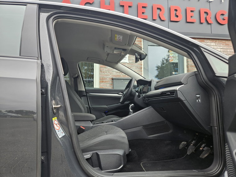 Vehicle Image 32