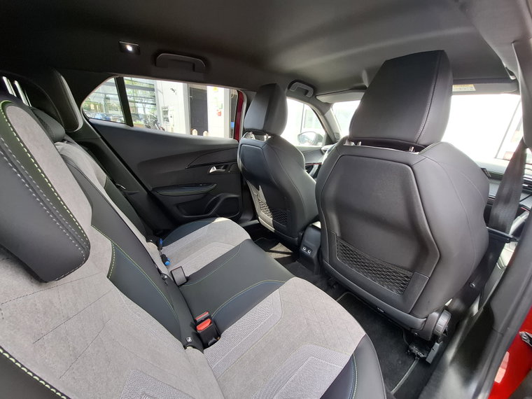 Vehicle Image 21