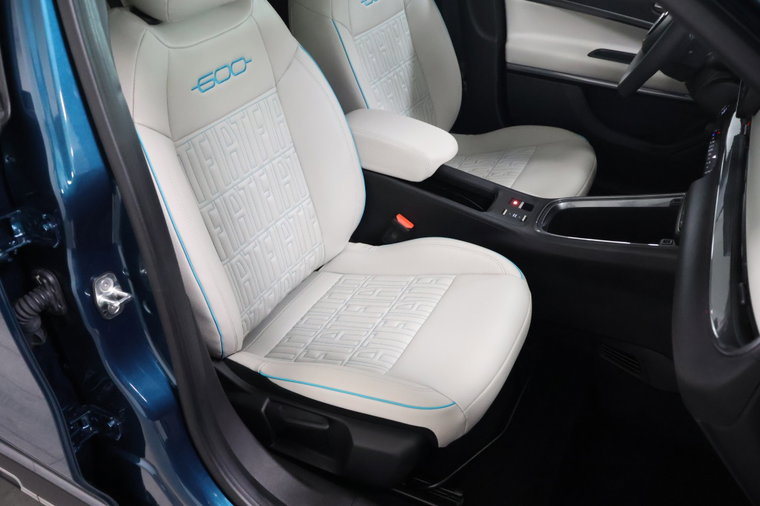 Vehicle Image 15
