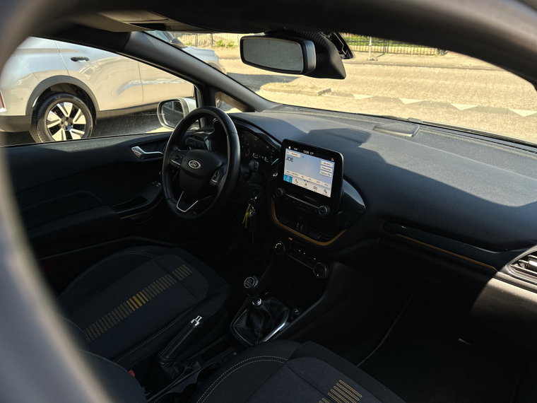 Vehicle Image 13