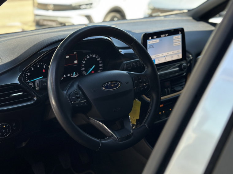 Vehicle Image 18
