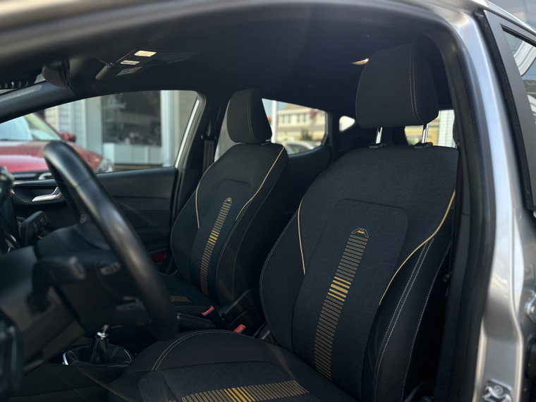 Vehicle Image 19