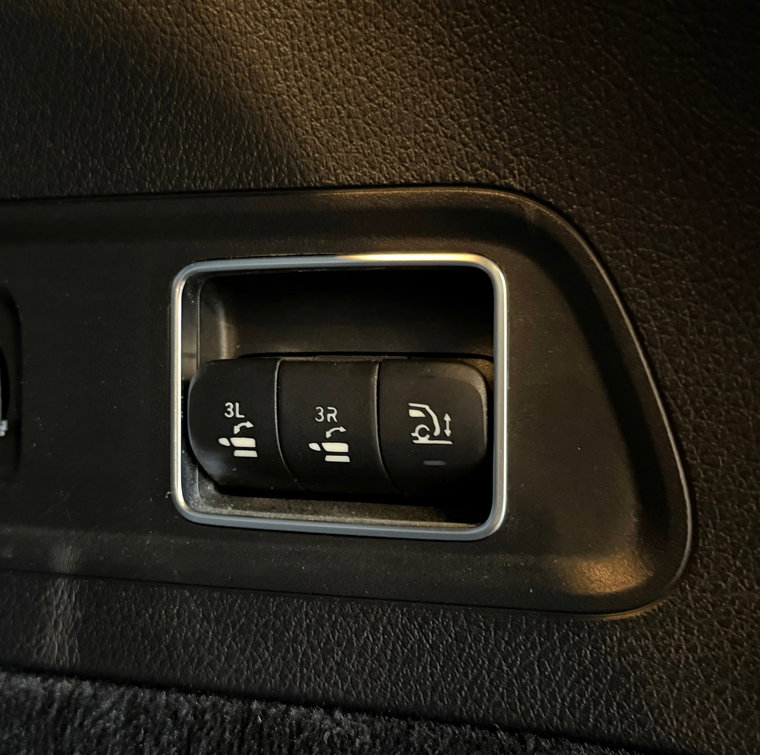Vehicle Image 24