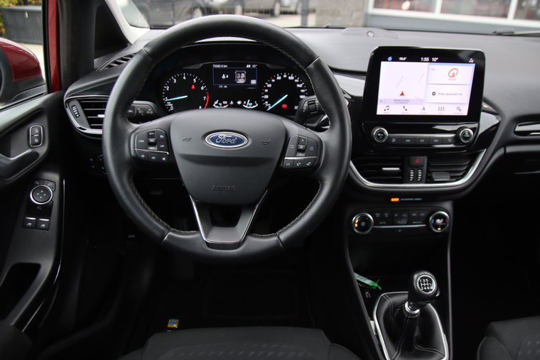 Vehicle Image 15