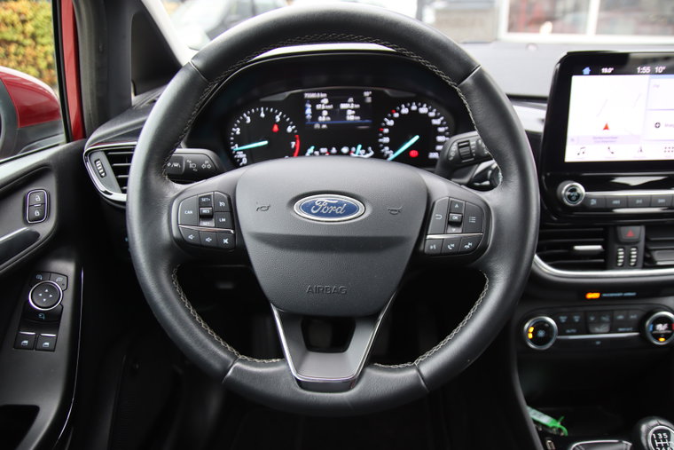 Vehicle Image 16