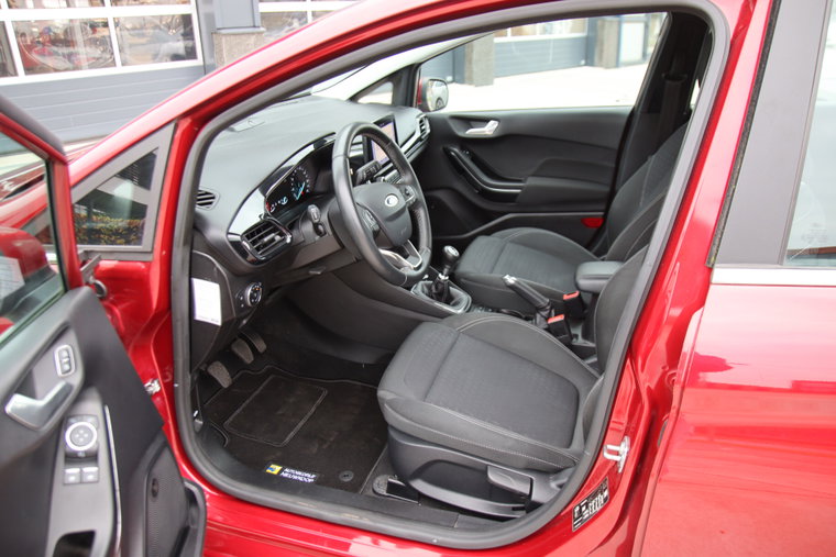 Vehicle Image 8