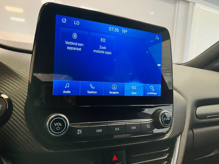 Vehicle Image 19